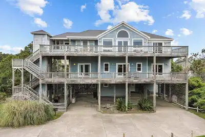 Image de Our Blue Haven | Oceanside | Waves | Sleeps 10
