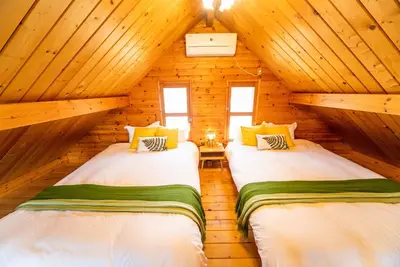 Image de 3 minutes from Keino Matsubara Sumoto City Exclusive log house rental in Goshikicho Free Bbq fa - A whole log house in Torikaiura Goshikicho is a rental type / Sumoto HyĹŤgo