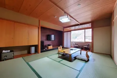 Image de Standard Japanesestyle room with 10 tatami mats  / Toyooka Hyōgo