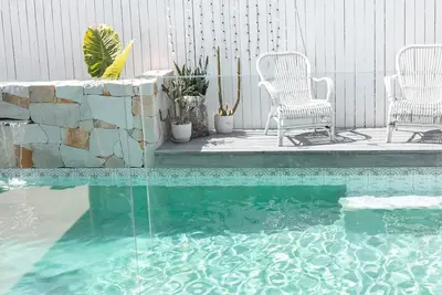 Image de Relaxing family space, tropical Magnesium pool + Pets