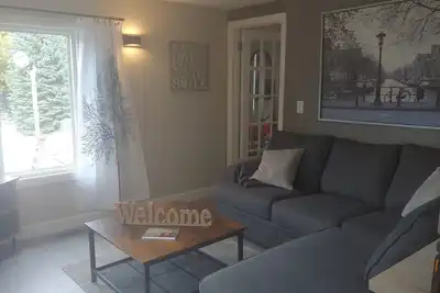 Image de Cozy 2 bedroom river view suite with licensed restaurant on site