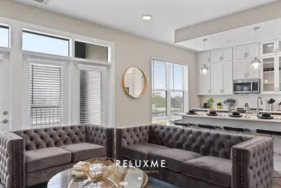 Image de Reluxme | Elegant 2br Condo w/ Resort Amenities