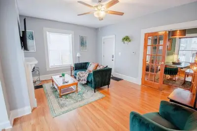 Image de 1450 Briarwood Ave. · The Briarwood Manor Huge 3 Bed, New Chef'S Kitchen