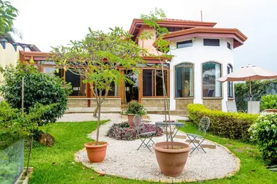 Image de Walk to town from Casa Calmarse