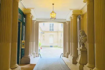 Image de 2 Chambres, 2 Salles De Bain Pour 4 Personnes Aux Champs-Elysees Et Av Montaigne