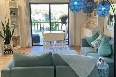 Image de Come Relax in Port Charlotte Beachy Bungalow getaway!