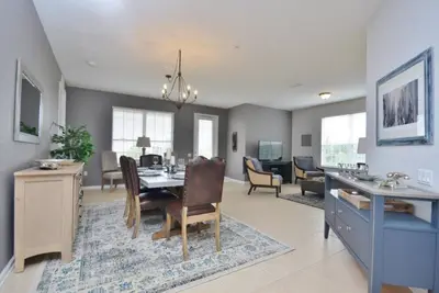 Image de Beautiful Modern Condo, Near Parks-2012