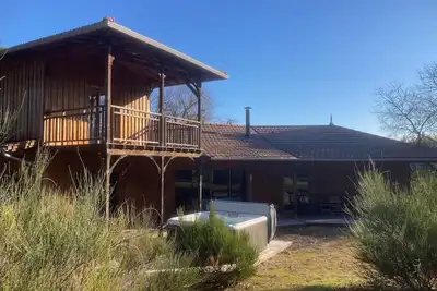 Image de villa pleine nature en bois + spa au plus prés des piscines naturelle de soulac