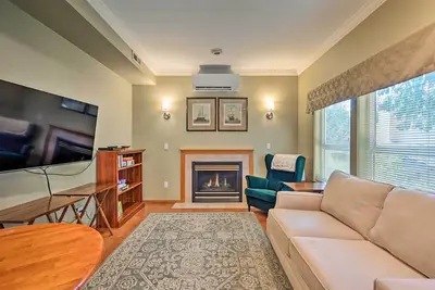 Image de Welcoming Edmonds Vacation Rental w\/ Fireplace!