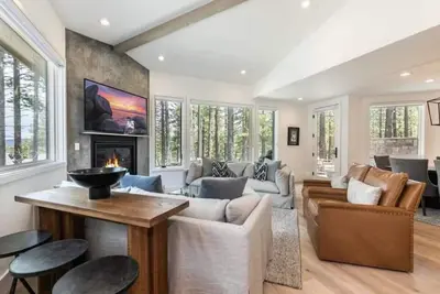 Image de Chalet on Shady Lane at Schaffer's Mill, 4bdrm, Club Amenities Included!