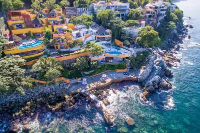 Luxury And Private Oceanfront Mansion - Full Staff 10bd