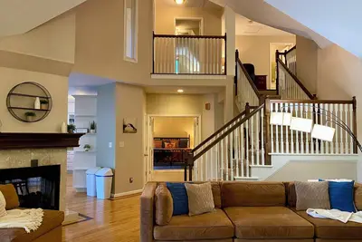 Image de New Stunning Lil Bit of Heaven w/ Mt Views near Asheville Spacious Relaxing