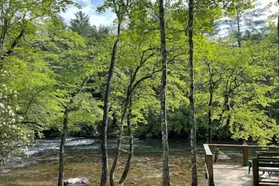 Image de Charming Retreat- Aska Area, Cozy, Renovated 3br/2. 5ba with Stunning River Views