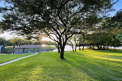 Image de Shorhaus, Gorgeous Main Body Lake Retreat