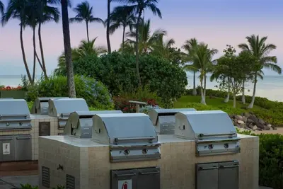 Image de Marriott Ko Olina Beach Ocean-View guest villa with balcony. 366 ft room sleep 4