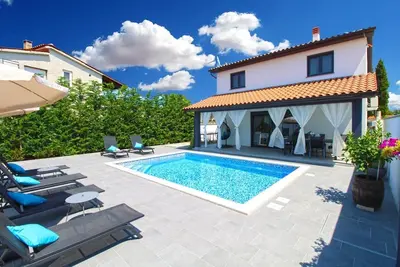 Image de Maison pour la famille avec la piscine Galizana, Fazana (K-20593)