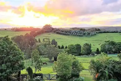 Image de Romantic getaway cottage with beautiful sunset views near mulitple hiking trails