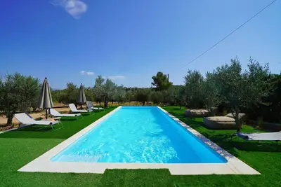 Image de Olive Grove Rock Villa, the perfect villa for 14-18 Guests