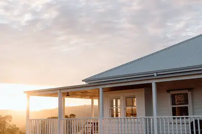 Image de Clovelly Farm -last minute discount this weekend. $295pn (usually $450)