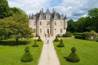 Image de Grand Château Renaissance avec Parc, Piscine et Activités, Rénové en 2023