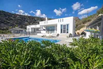 Image de Luxury villa in the best beach location!
