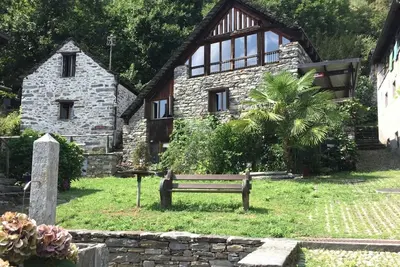 Image de Appartement de vacances Aurigeno pour 1 - 8 personnes avec 3 chambres à coucher - Logement de vacanc