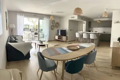 Image de Appartement d’exception idéalement situé à 2mn à pied de la plage. Parking