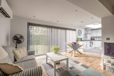 Image de Cosy home nr Sunningdale/Ascot/Wentworth Golf Club