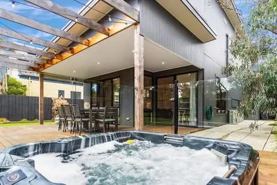 Image de Hot Tub/ 4Bdr, 2Ba Family Home