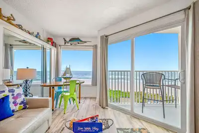 Image de Bbc213- Beach View Condo with a Pool!