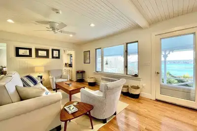 Image de Tailwinds - Upscale Oceanfront! Stunning Views!