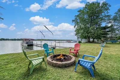 Image de Family Fun on Otsego Lake - Huge yard, kayaks, paddleboards, zip line and more!