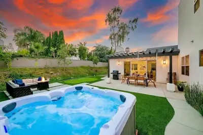 Image de Oceanside Oasis: Fire Mountain Retreat