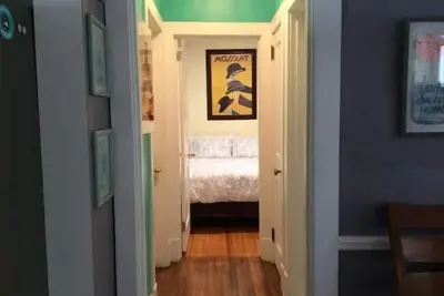 Image de Charming vintage apt in quiet neighborhood