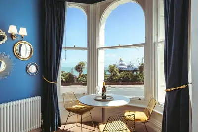 Image de Pier Reflections - stylish seaview apartment