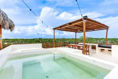 Image de Roof Terrace Lounge, Private Balcony, Splash Pool