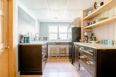 Image de Walk to beaches, private apartment w/ private bath