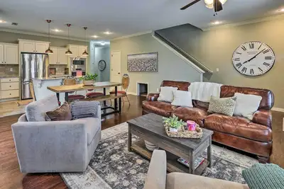 Image de Fayetteville Home Near University of Arkansas!