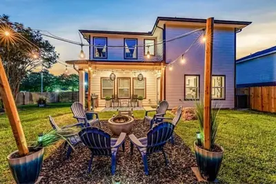 Image de Brand New 2022 🏡w/King🛌|Bond🔥|15m to✈️ & Nasa🚀