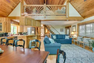Image de Water's Edge - Loved Tim's Ford Lakefront Home