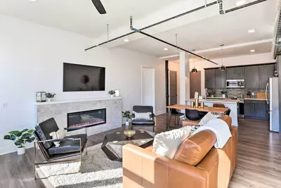 Image de Walk to Unl Campus: Dtwn Lincoln Loft Apt!