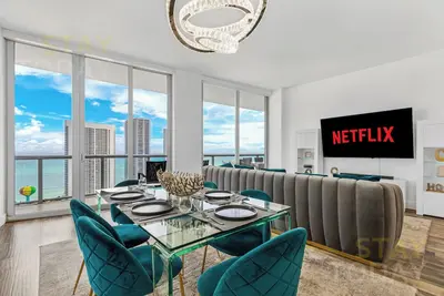 Image de ★★★★★Penthouse In The Sky. 3bdr/3ba Luxury Condo. Direct Ocean View.