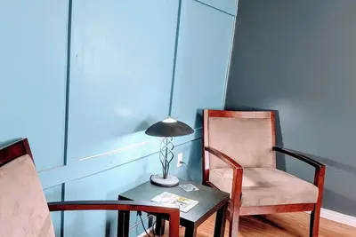 Image de Affordable 4 bedrooms \/free on-site parking downtown Winnipeg\/15 mins to Airport