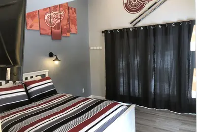 Image de Hockey Room - Sleeps 7, Two TVs & Wooded Trails