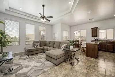 Image de House with Community Pool and Putting Green