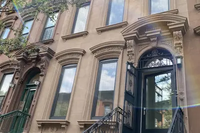 Image de Sunny, modern, completely renovated apartment, 3 stories, 2400 sq ft