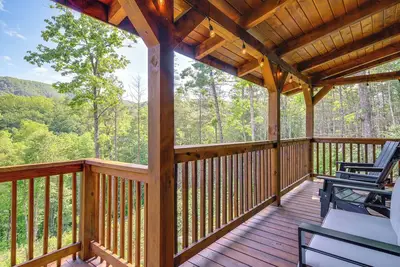 Image de Secluded Sevierville Cabin: Mtn Views & Hot Tub