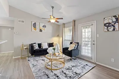 Image de Unit 210 - Chattanooga | Ridgemont · Chattanooga | Charm | Adventure