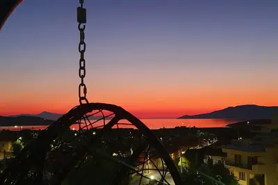 Image de Sea & Mountain View - Family-friendly - with office