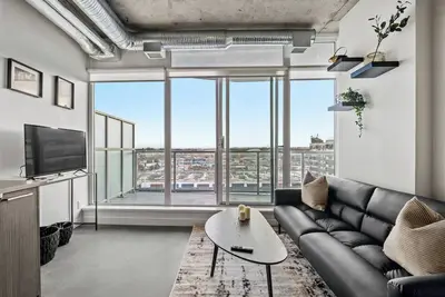 Image de The Brixton - Dt Views, by Bow River & Saddledome